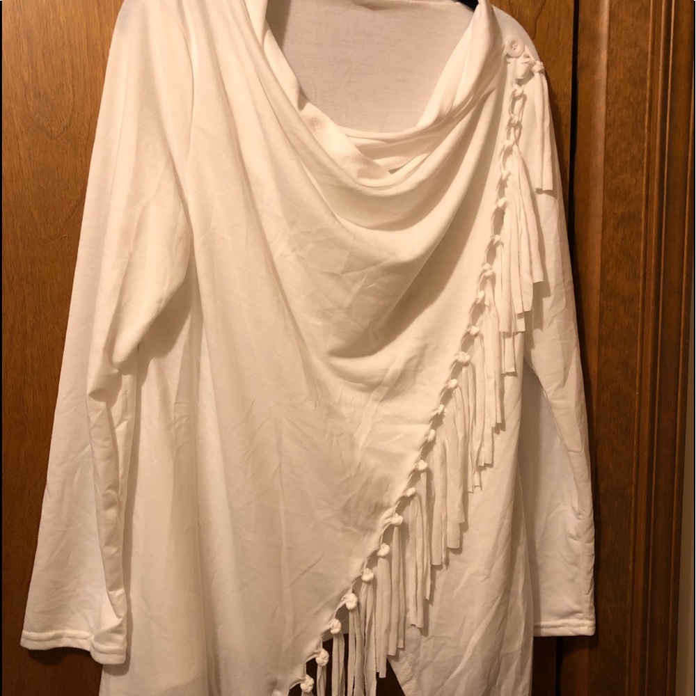 TUNIC WITH FRINGE SIZE MEDIUM NWOT - Picture 1 of 3